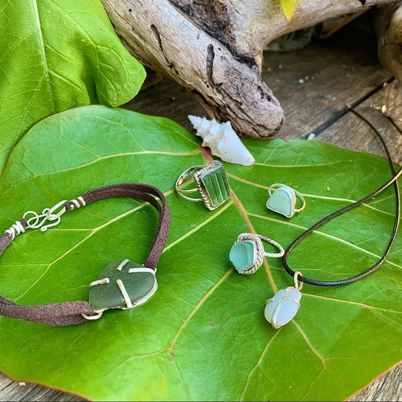 Handmade leather suede bracelet teal aqua Sea glass wrapped adjustable - Picture 7 of 7